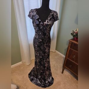 Calvin Klein Black and Silver/Blue Sequin Floral Formal Dress/Gown.